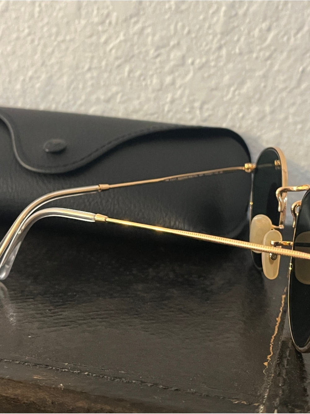 Ray-Ban Round Metal Sunglasses — Gold Frame with Dark Green G-15 Lenses - Picture 8 of 9